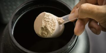 Sohaib Imtiaz, PhD, nutrition expert—the side effects of protein powder that no one warned you about and that could ruin your digestive and kidney health