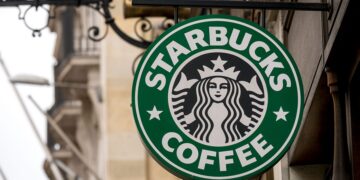 Goodbye to Starbucks stores in the US—you will no longer be able to grab your coffee on the go as before, and the reason is key to the future of the brand