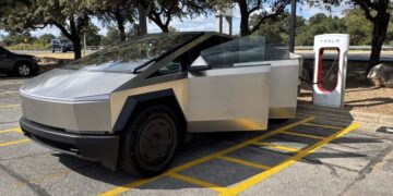 Confirmed - the Arizona sun left a Tesla Cybertruck “dead” and no one knows why, not even the Tesla app