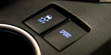 Confirmed by experts-if the VSC light comes on next to the Check Engine, your car could be hiding a major problem-this is what you need to do before it's too late