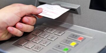 The most common ATM mistake that exposes your money—the little slip of paper that almost all of us ask for and that scammers use to trick you