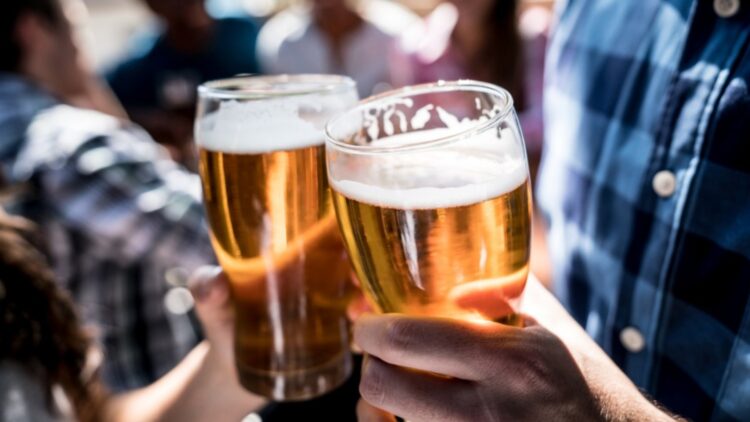 Not all beers should be drunk ice cold—the ideal temperature depends on the style and can completely transform their taste and aroma