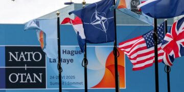 Farewell to full Pentagon support - announces it will suspend military assistance in areas bordering Russia and Europe goes on alert