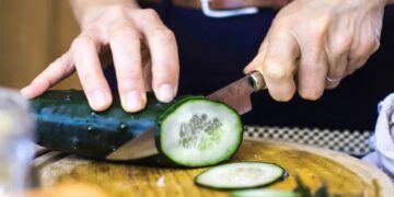 Goodbye to dehydration in summer—7 foods packed with water and minerals that refresh more than a glass of water