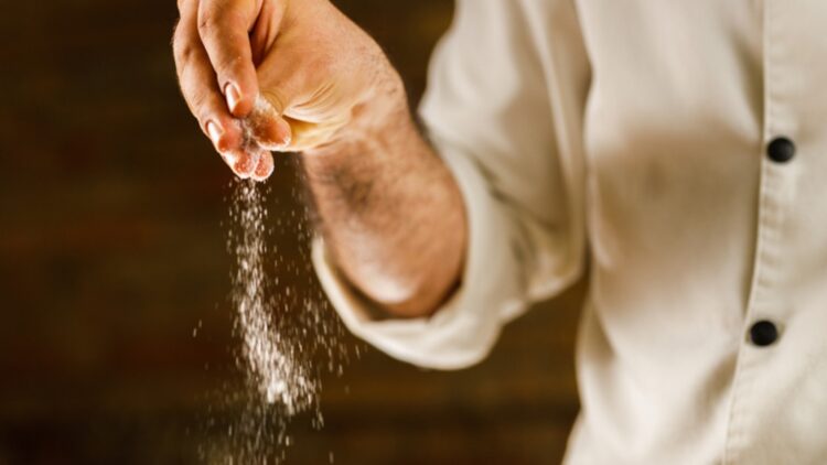 Goodbye oil—viral TikTok trick reveals how to fry with salt, and millions are already trying it in their kitchens