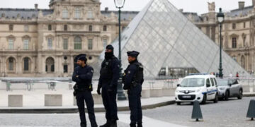 Farewell to the French Crown Jewels - Louvre suffers the most daring robbery in its history in just seven minutes - this is how the museum's security systems failed