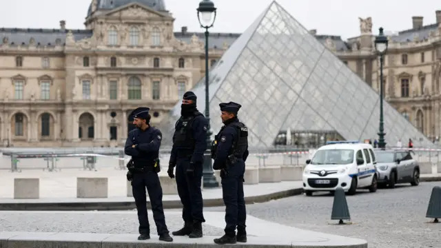 Farewell to the French Crown Jewels - Louvre suffers the most daring robbery in its history in just seven minutes - this is how the museum's security systems failed 1 Farewell to the French Crown Jewels - Louvre suffers the most daring robbery in its history in just seven minutes - this is how the museum's security systems failed