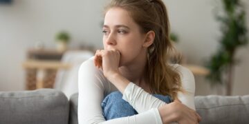 A TikTok psychologist confirms it—anxiety isn't just felt, it's also constructed—the three mental patterns that trigger it and how to stop them in time