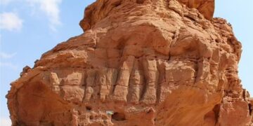 Farewell to the mystery of the desert - 12,000-year-old rock art that guided ancient people to water discovered in Arabia