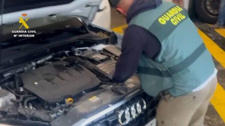 Incredible discovery—drugs hidden inside the engine of a rental car—this is how the officers detected it
