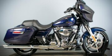 Harley-Davidson changes its orange color forever - launches Mystic Shift paint, a color that changes with light - the secret is in the ChromaFlair technology also used on U.S. banknotes