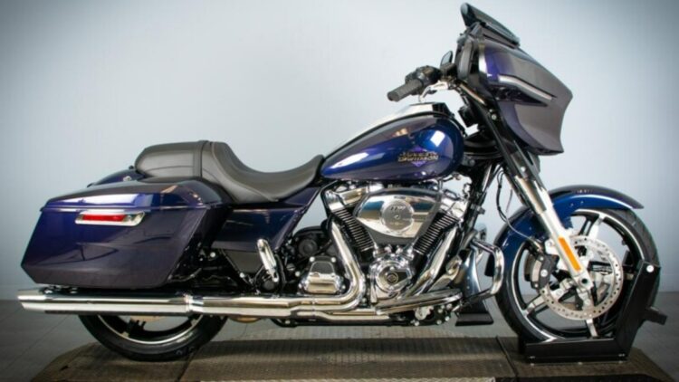 Harley-Davidson changes its orange color forever - launches Mystic Shift paint, a color that changes with light - the secret is in the ChromaFlair technology also used on U.S. banknotes 1 Harley-Davidson changes its orange color forever - launches Mystic Shift paint, a color that changes with light - the secret is in the ChromaFlair technology also used on U.S. banknotes