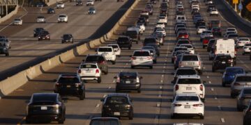 Farewell to the express lane - California will impose fines for EV access to HOV lanes starting Oct. 1 for all those who do not comply with this requirement