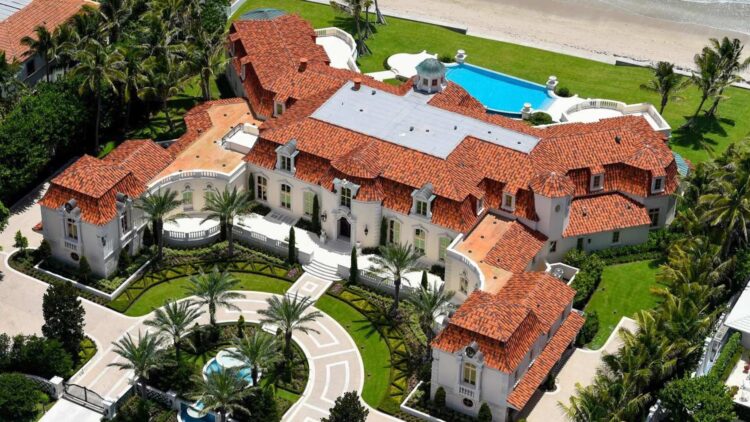 Goodbye to the millionaire dream—neighbors celebrate as Amir Azam's mansion, valued at over €275,000, is to be demolished to its foundations for breaching urban planning regulations