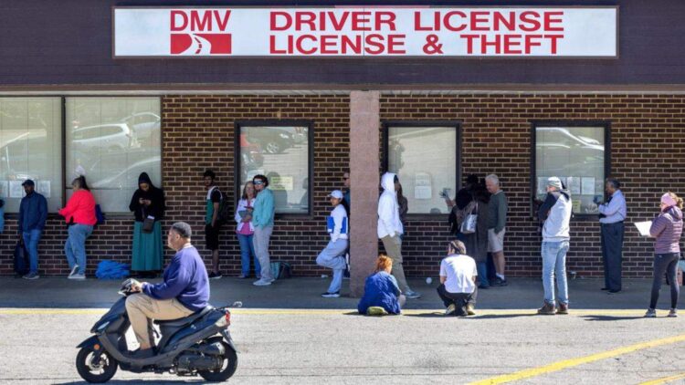 It's official—North Carolina passes a law that will allow drivers to renew their licenses without going to the DMV 1 It's official—North Carolina passes a law that will allow drivers to renew their licenses without going to the DMV