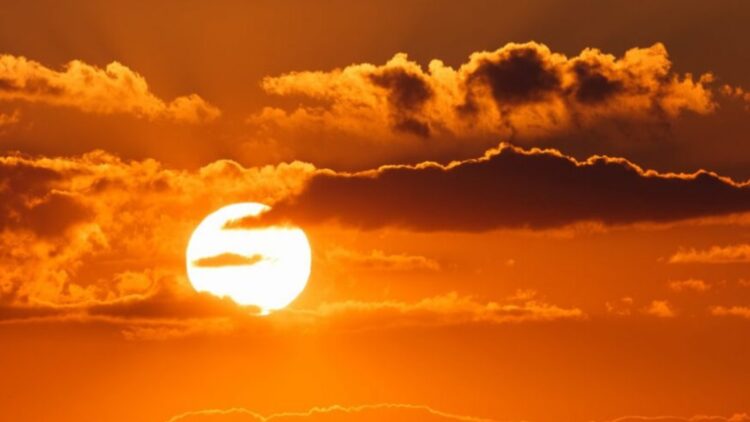 The Sun “cries” fire—scientists discover why mysterious solar rain forms 1 The Sun “cries” fire—scientists discover why mysterious solar rain forms