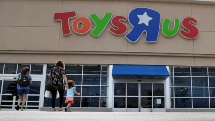 It's official—Toys ‘R’ Us is returning with more than 30 stores in the US, just in time for Christmas