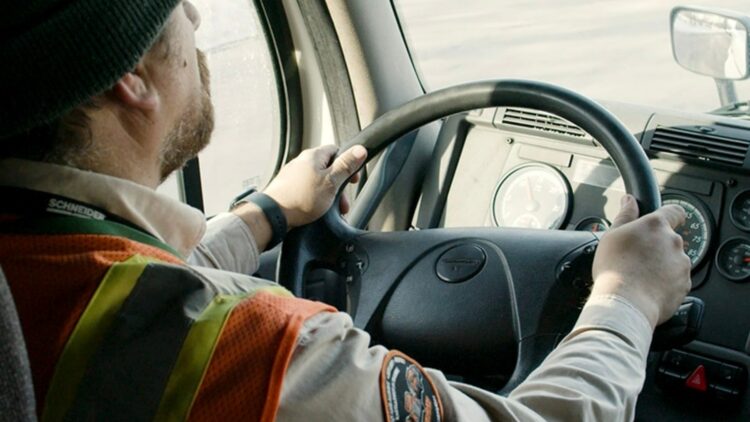 DOT makes it official - more than 5,500 freight drivers lose their permits following the strengthening of the law requiring this requirement in the US.