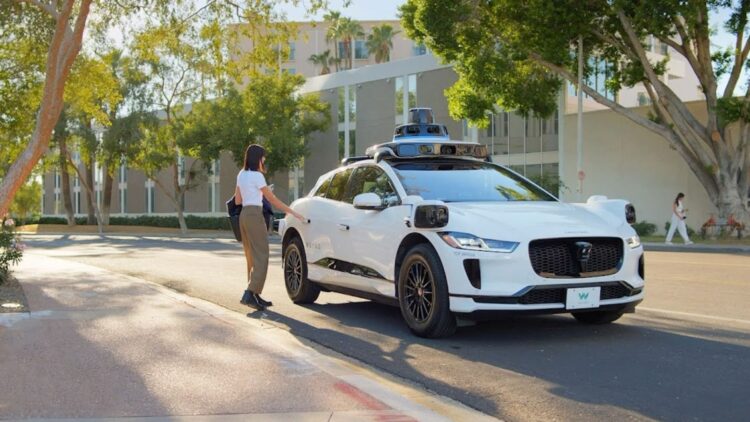 Waymo meltdown - NHTSA opens investigation against company for failing to stop for school bus with children in Phoenix 1 Waymo meltdown - NHTSA opens investigation against company for failing to stop for school bus with children in Phoenix