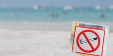 Goodbye to smoking in this country - smoking bans for U.S. and Canadian tourists born after 2006