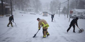 NWS issues blizzard warnings for U.S. states - Michigan, Wisconsin, North Carolina, Virginia, Tennessee, Kentucky, New York and Alaska in most affected states