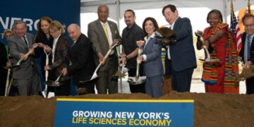 Kathy Hochul announces Regeneron's largest biotech expansion in New York with record $2B investment and more than 1,000 new jobs