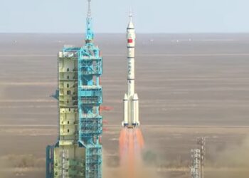 Confirmed by China Manned Space Agency - Shenzhou 22 flies emergency mission to Tiangong after cracks detected in Shenzhou 20 return capsule