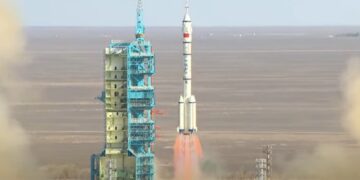 Confirmed by China Manned Space Agency - Shenzhou 22 flies emergency mission to Tiangong after cracks detected in Shenzhou 20 return capsule