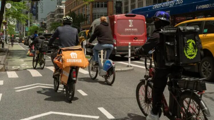 It's official—New York lowers speed limit to 15 mph for e-bikes and electric motorcycles in its biggest traffic change in decades