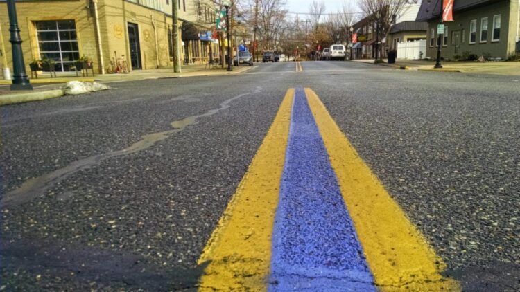 Neither rebellion nor vandalism—the real reason behind the blue lines that appeared on American roads