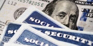That's the warning from D'Andre Clayton—delaying Social Security collection until age 70 is a risk few can afford to take, given actual life expectancy