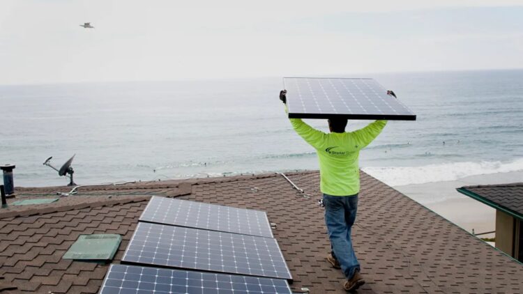 Goodbye to old power plants—the US Department of Energy promotes floating solar panels and a solar-hydro hybrid system that promises unlimited energy without extra costs 1 Goodbye to old power plants—the US Department of Energy promotes floating solar panels and a solar-hydro hybrid system that promises unlimited energy without extra costs