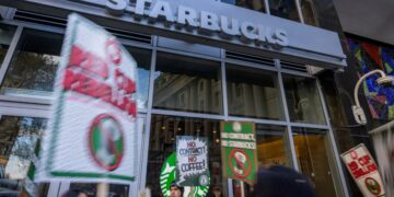 Farewell to Starbucks in the middle of the holiday season - barista strike spreads across the U.S. on the heels of mayor-elect Zohran Mamdani's call for boycott
