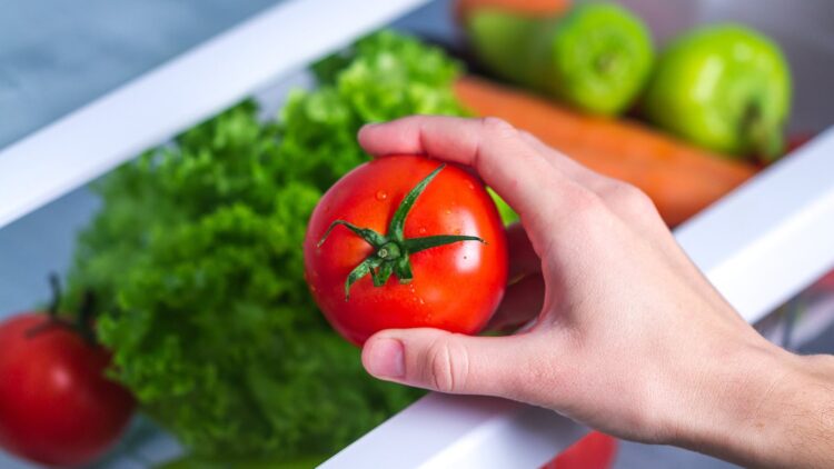What nobody told you—why you should never put tomatoes in the refrigerator, according to an Italian chef and science