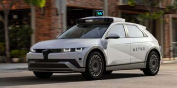 Goodbye to confidence in autonomous cabs - NHTSA investigates Waymo after it was recorded passing a stopped school bus with children alighting in Atlanta - violated school traffic law and puts U.S. driverless driving system under fire.