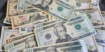 Confirmed by the local government - Cook County (Illinois) is extending the program of monthly checks worth $500 for thousands of families until 2026