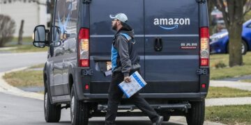 Goodbye to guaranteed delivery before Christmas on Amazon - the company issues a statement following widespread reports of delays in Christmas shipments