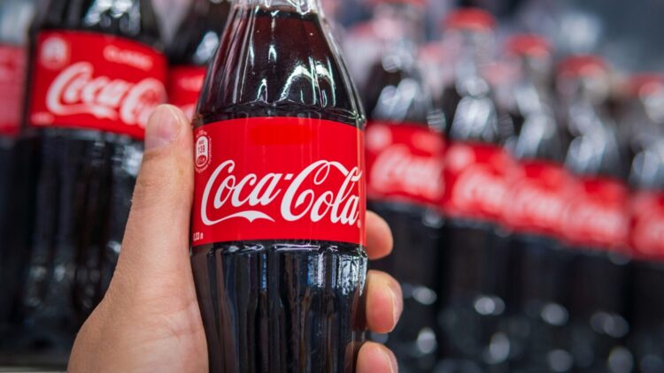 It's official—experts cited by PBS say switching to Coca-Cola made with cane sugar does not reduce health risks in the US. 1 It's official—experts cited by PBS say switching to Coca-Cola made with cane sugar does not reduce health risks in the US.