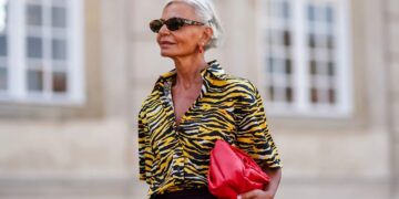 Confirmed by stylists—The color of clothing that instantly erases years and flatters all women over 60
