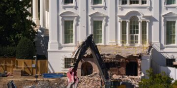 It's official—Trump orders a large ballroom to be built in the White House and justifies it as a strategic necessity for national security