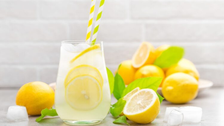 Confirmed by health specialists—lemon water changes what you knew about digestion, defenses, and hydration 1 Confirmed by health specialists—lemon water changes what you knew about digestion, defenses, and hydration