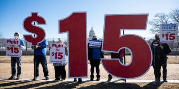 It's official—New York sets the new minimum wage for 2026 and how it affects employees, businesses, and large companies