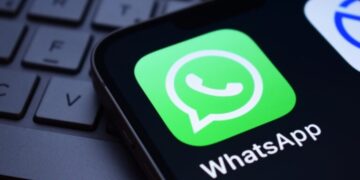 Goodbye to dismissals for private chats—two employees get their jobs back after a court ruling that changes the pressure on WhatsApp in the US