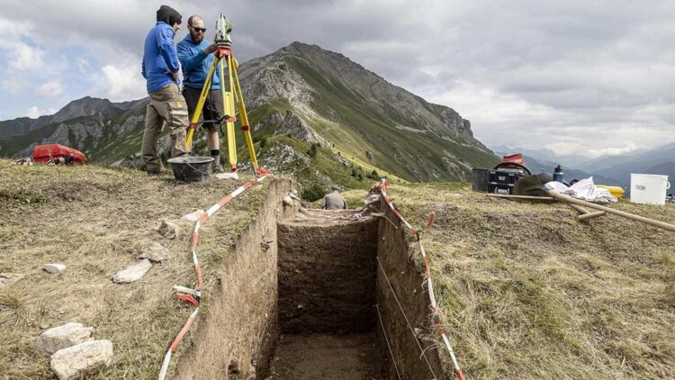 It's official—a hidden Roman camp has been discovered at 2,200 meters in the Swiss Alps—projectiles, sandal nails, and the seal of Legio III reveal that the Romans dominated the Alps