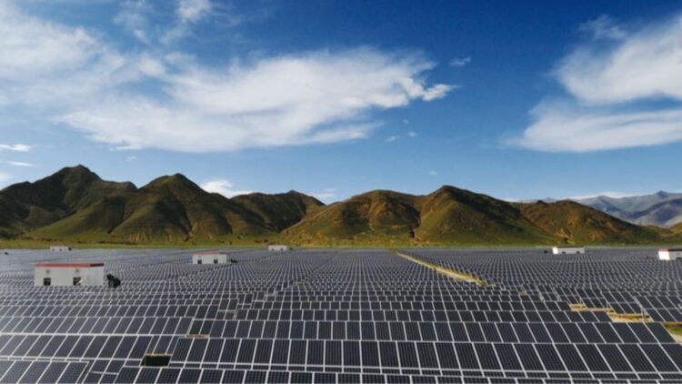 This is Tibet's mega solar park, which has turned arid land into green pastures and energy for thousands of homes 1 This is Tibet's mega solar park, which has turned arid land into green pastures and energy for thousands of homes
