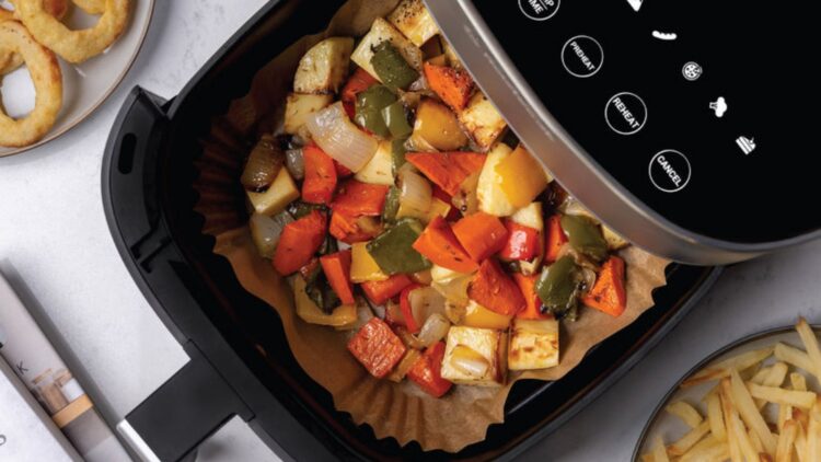 Say goodbye to the air fryer as you know it—this fixed accessory changes and revolutionizes the way you cook at home