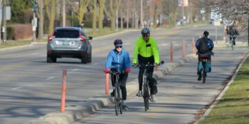 Illinois approves new DMV rules that transform the process of obtaining and renewing driver's licenses - thousands of drivers affected