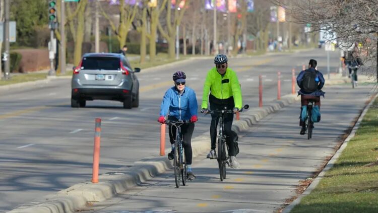 Illinois approves new DMV rules that transform the process of obtaining and renewing driver's licenses - thousands of drivers affected