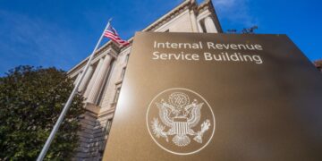 The IRS confirms it—it will refund up to half of your taxes to everyone who completes this online process—so you can apply