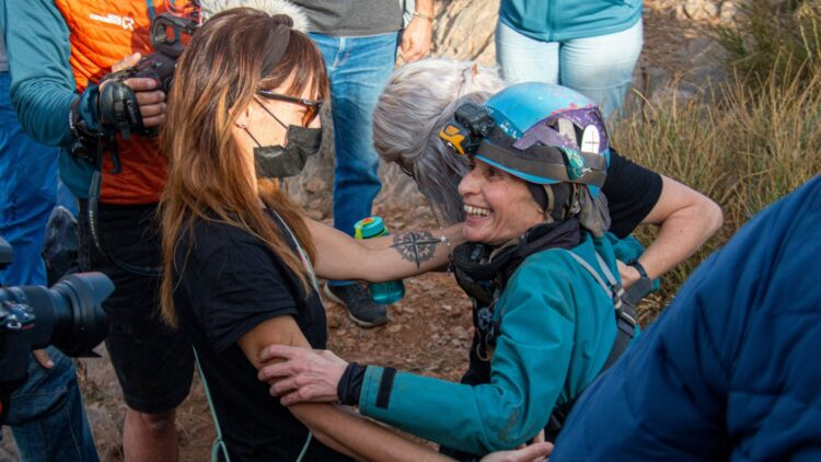 Beatriz Flamini, mountaineer - spends 500 days in a cave to conduct an experiment, and the results surprise scientists - “How the human brain changes without sunlight or clocks”